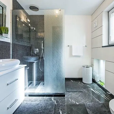 Hotel Tina Comfortable