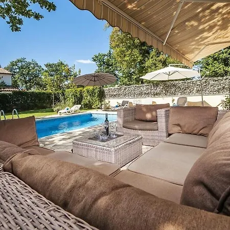 Tina Comfortable Hotel 4*