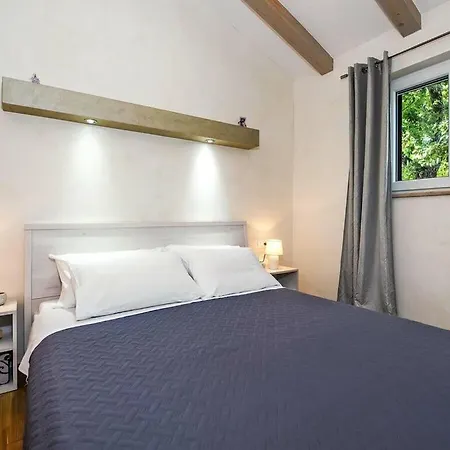 Tina Comfortable Szálloda 4*