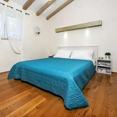 Szálloda Tina Comfortable 4*